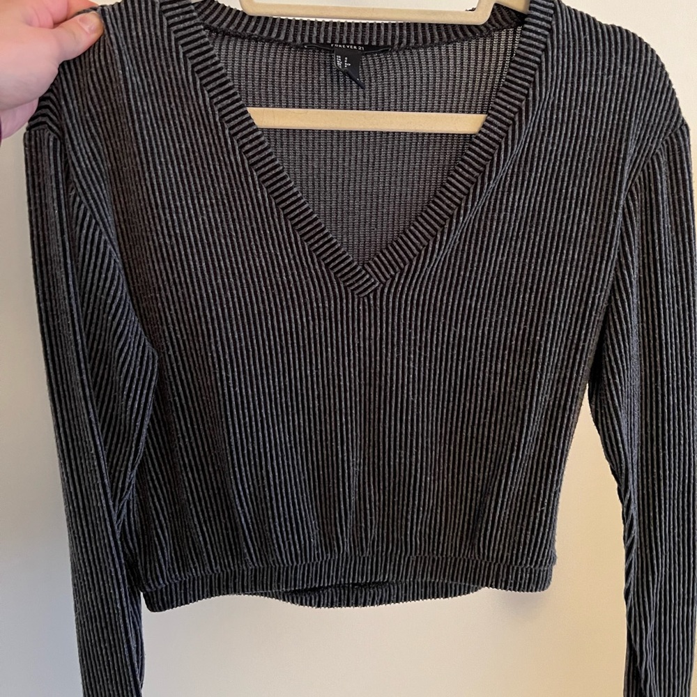 V-Neck Cropped Forever 21 Sweater